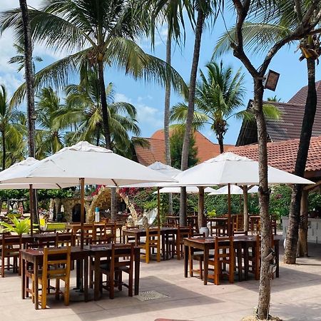Palumboreef Beach Resort Uroa Buitenkant foto