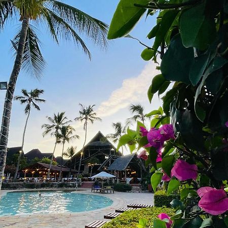 Palumboreef Beach Resort Uroa Buitenkant foto