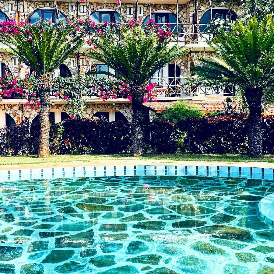 Palumboreef Beach Resort Uroa Buitenkant foto