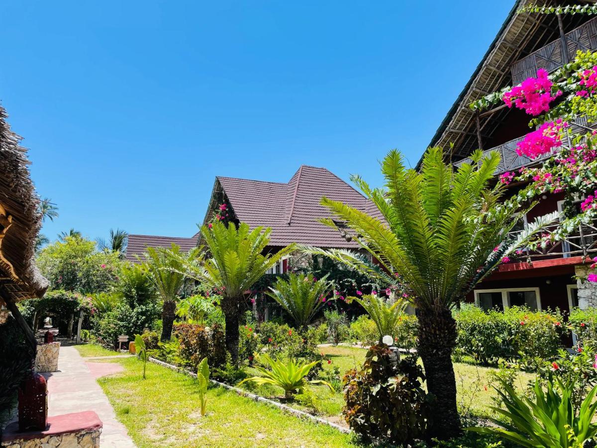 Palumboreef Beach Resort Uroa Buitenkant foto