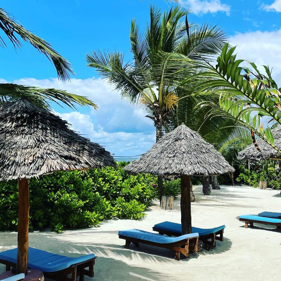 Palumboreef Beach Resort Uroa Buitenkant foto