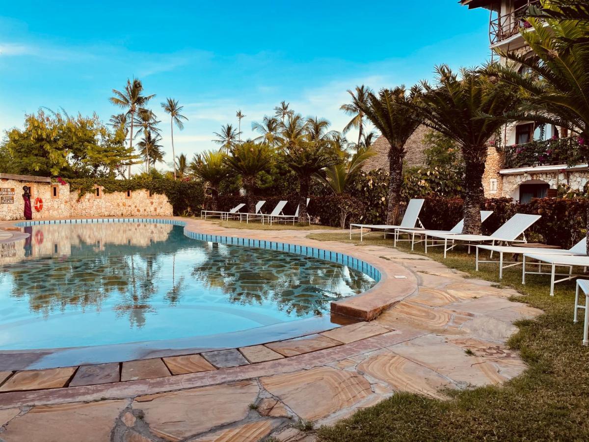 Palumboreef Beach Resort Uroa Buitenkant foto