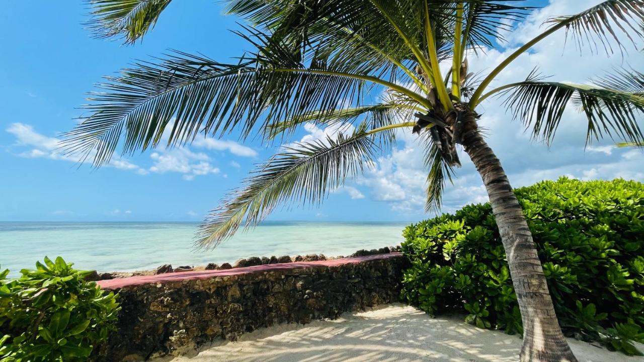 Palumboreef Beach Resort Uroa Buitenkant foto