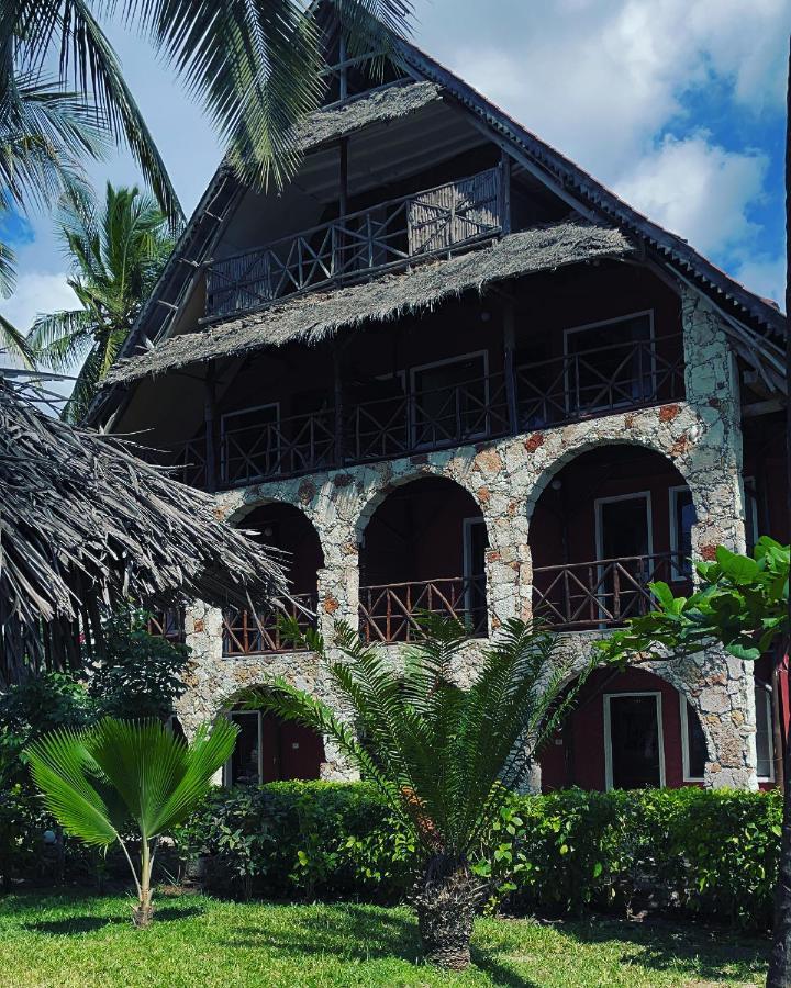 Palumboreef Beach Resort Uroa Buitenkant foto