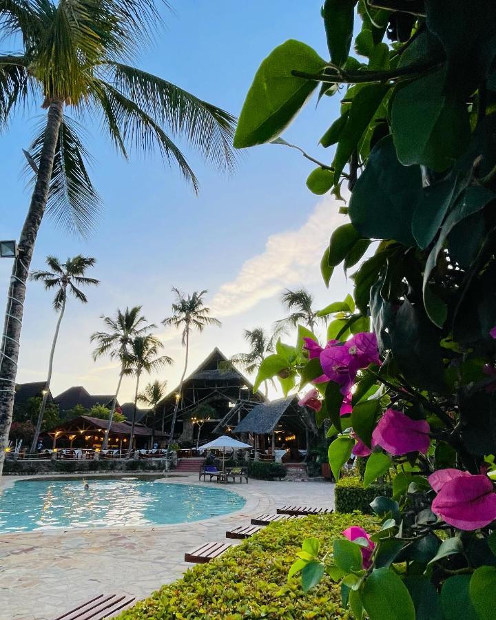 Palumboreef Beach Resort Uroa Buitenkant foto